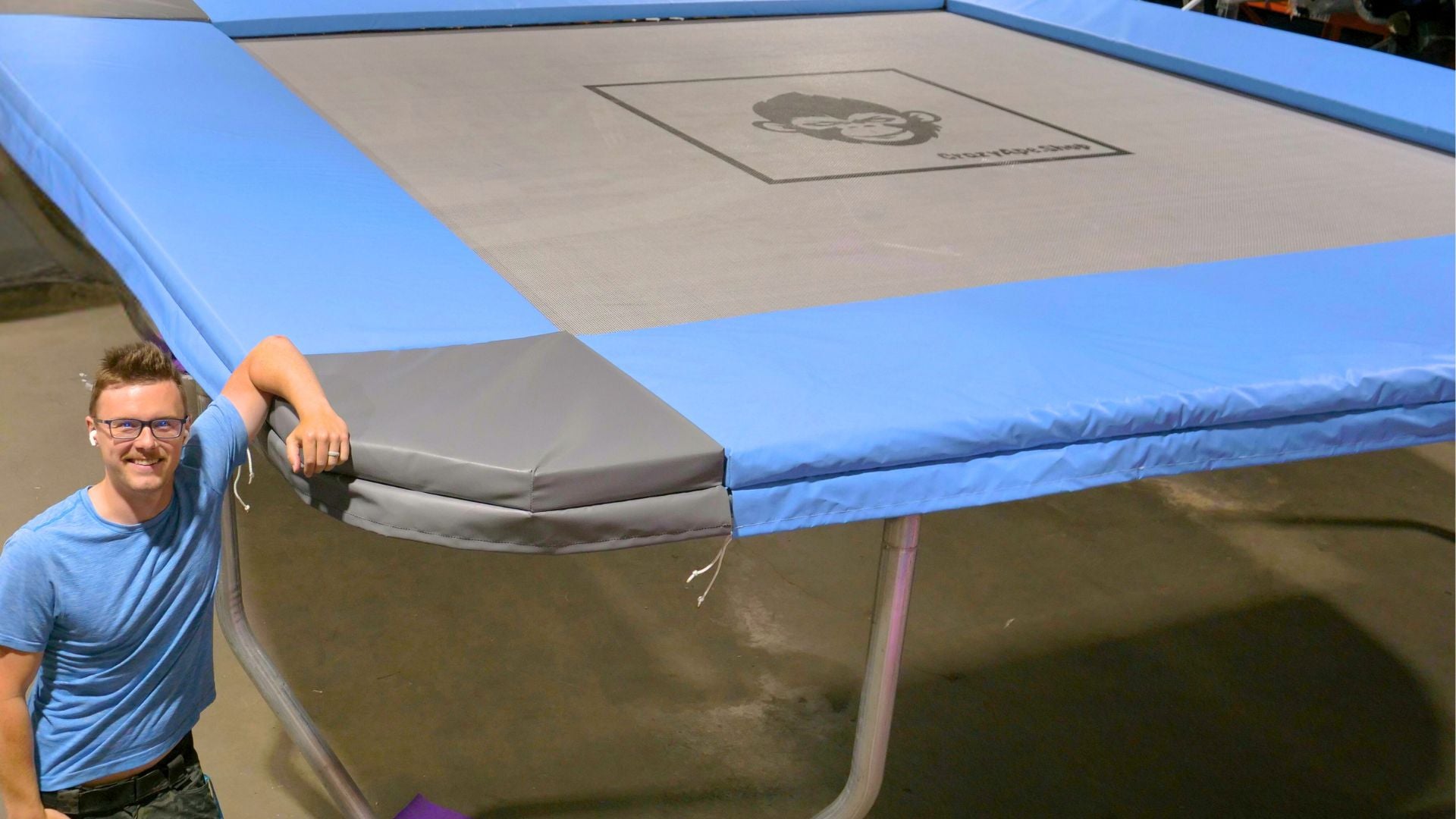 Hyper Tramps Are Very Tall.jpg__PID:c5b18697-2b34-4eb4-8ff6-818b23708320